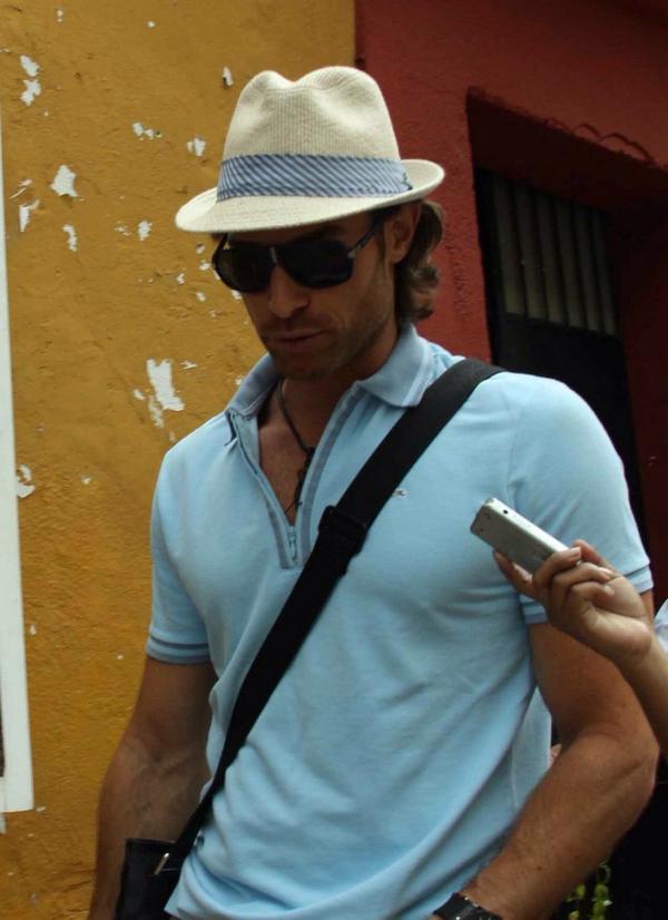 morochotocho's tweet photo. Algo bueno está pasando en #Oaxaca @sebastianrulli. Foto @jlplatafoto 😂 http://t.co/xoEhw0vAGc