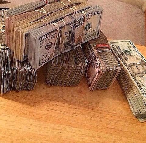 f639ab06ac2c494's tweet photo. Who wants to make some easy money Im passing out bluestrips #trustedplug http://t.co/WhSWloUnuX