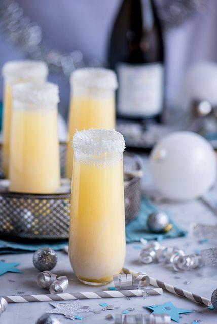 StTropezTanAu's tweet photo. Pineapple &amp; coconut champagne. #HappyFriday http://t.co/W67AuLNJxv
