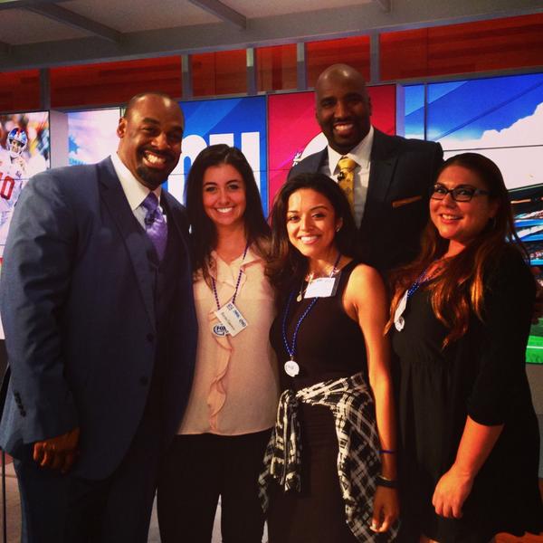 relinowes's tweet photo. On the set of @FOXSports1 with my @SyracuseU buddy, @donovanjmcnabb! Great meeting you! #OrangeNation #wisepower http://t.co/vTQNHskY1M