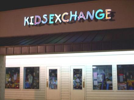 FailSign's tweet image. RT if you read "kid sex change "