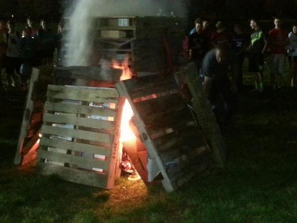 t_fleshner's tweet photo. Another perfect homecoming bonfire.  Thanks Mike #firebuilder http://t.co/vRE7Jf0HLX
