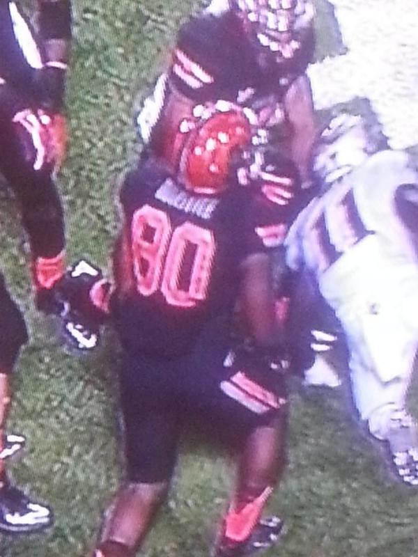 matthall1027's tweet photo. @KameronDwayne making a TD saving tackle on a kickoff! My house was louder than boone pickens when they said his name http://t.co/Xk3p9CQvxQ
