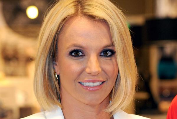 troyclinton's tweet photo. I must say, Miss Spears is definitely rockin' this stylish bob.... sleek and mature! http://t.co/OWTmToQfdP