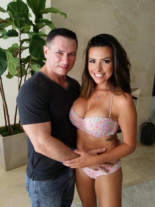 Good scene with Danica Dillon! http://t.co/fUwk9fY0rO