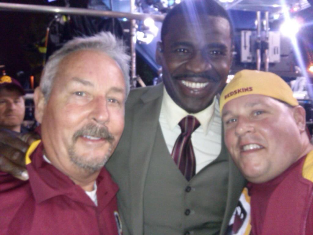 BybOX8pIEAAp9D1.jpg:large