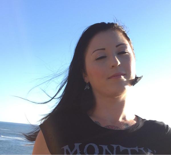 CiaoBlueEyes's tweet photo. #prettyfacechallenge #life #Breathless #windinmyhairs http://t.co/QrWxaMBlCm