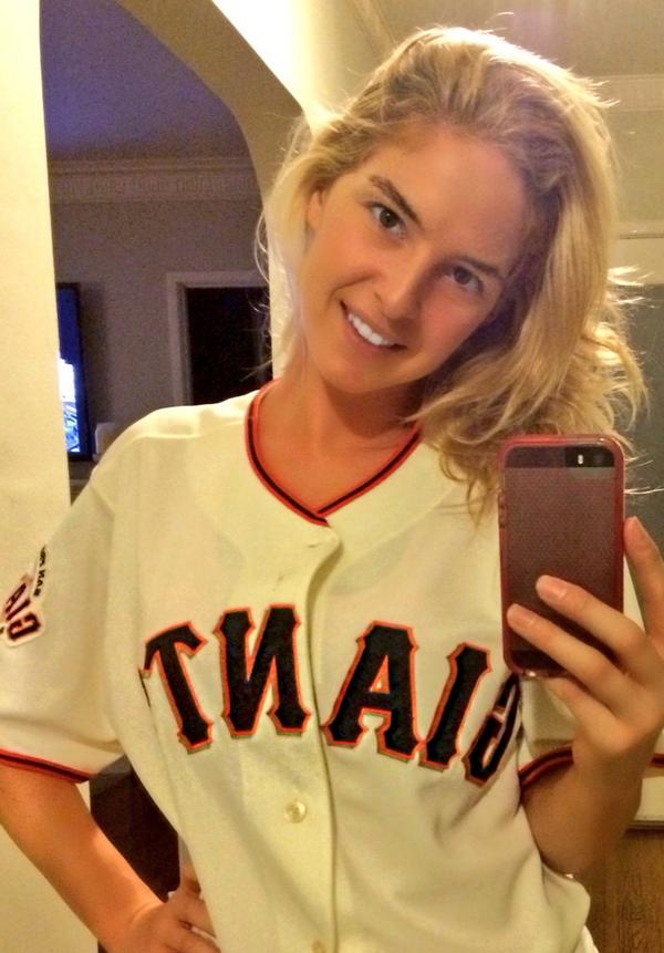 MissFebruary08's tweet photo. I love the city of LA- Just not their baseball team ๐๐๐๐ #SFGiants!! Got #KuipAndKruk streaming live #csnbafanphoto http://t.co/socqf5Vz4k