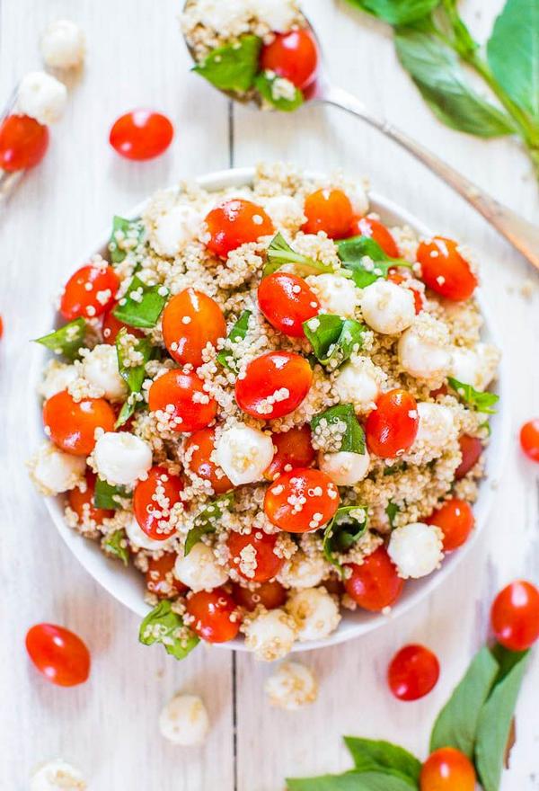 melondegeneres's tweet photo. Tomato, Mozzarella, and Basil Quinoa Salad: http://t.co/UZzXHTbURV @AverieCooks #foodporn #salad #glutenfree http://t.co/K75Yt9H4tR