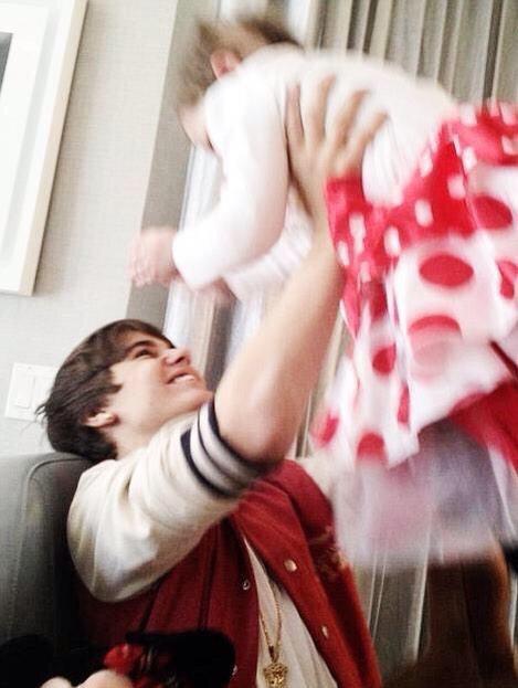 ForeignBarbs's tweet photo. Gone but never forgotten #2YearsWhithoutYouAvalanna #2YearsWeMissYouAvalanna #2YearsOfJavalanna 😪😥 http://t.co/BOmipuwzF1