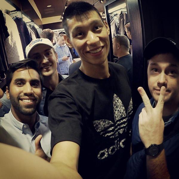 penny10654's tweet photo. julientb(IG): Hanging w @JLin7 is definitely #linsane !!! #whistlesports #teamTLN #linsanity #funcontentcoming http://t.co/QqAVzH46PN