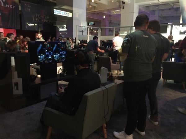 SimoneAtRocket's tweet image. Oculus in action #queuejump? #EGX