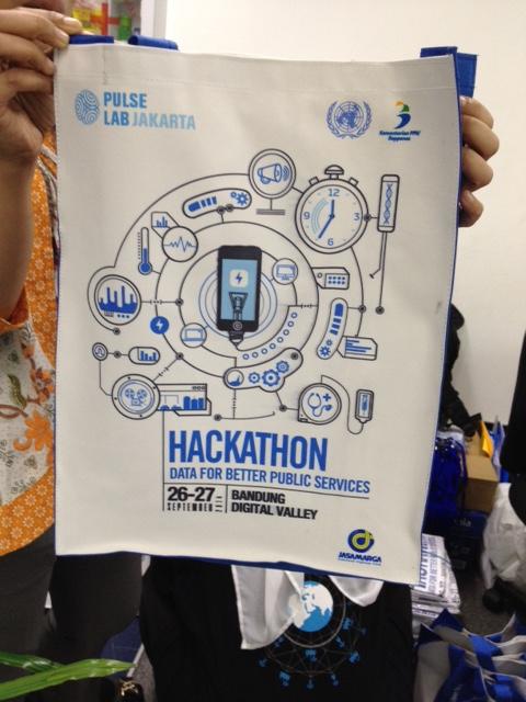 UNGlobalPulseAP's tweet photo. Not to brag, but we have the coolest hackathon bag ever :-) #Data4id http://t.co/oErKLRS676