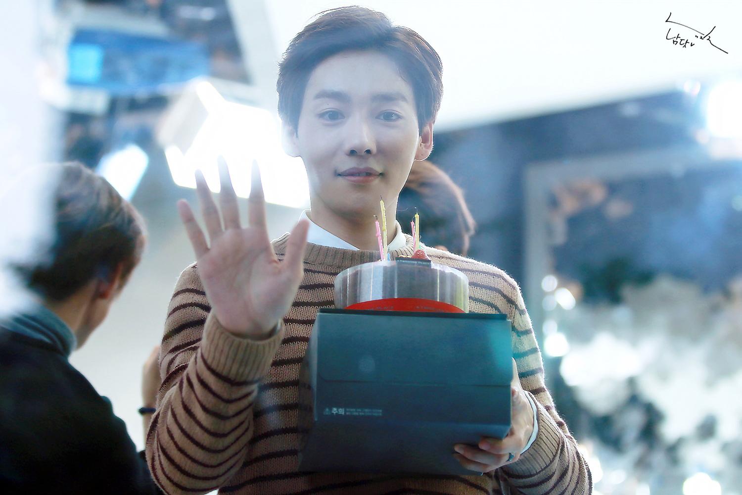 BycFCa_CIAAU1gm.jpg:large