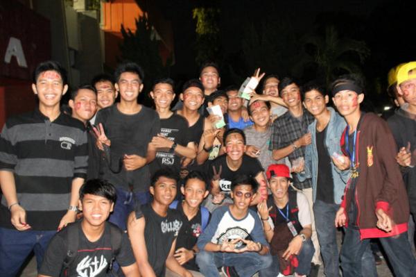 "<a href="/RamaMadhaaan/">Ramadhan</a>: Panji panji THESTRIKER nih :D <a href="/SMAN10Pontianak/">SMAN 10 Pontianak</a> "