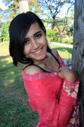 cheeent's tweet photo. Ciri khas wanita Indonesia ya cuman kilau rambut hitam ♥. Thanks @SunsilkID #SerunyaRambutHitam #photoshoot http://t.co/rm8ORBMkxH