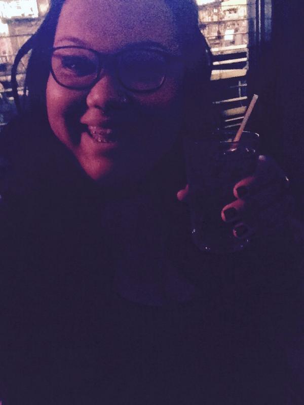 DaviDaMcLee's tweet photo. #livetweet #21 #firstbar http://t.co/lrH6WIxSnA