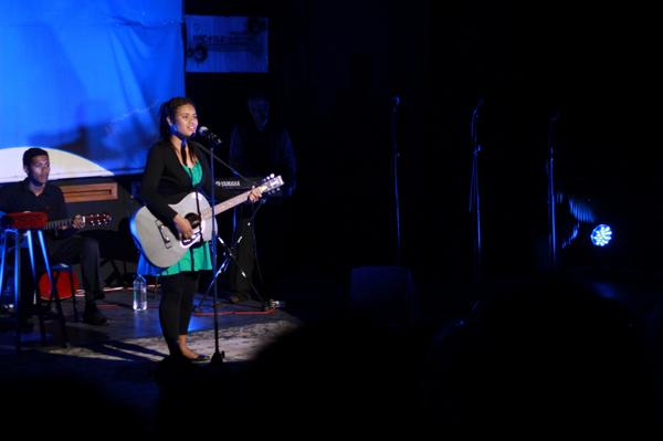 BARAVILALAELENA's tweet photo. Guest Artist Diana #RainProject http://t.co/bUCCvUD52y