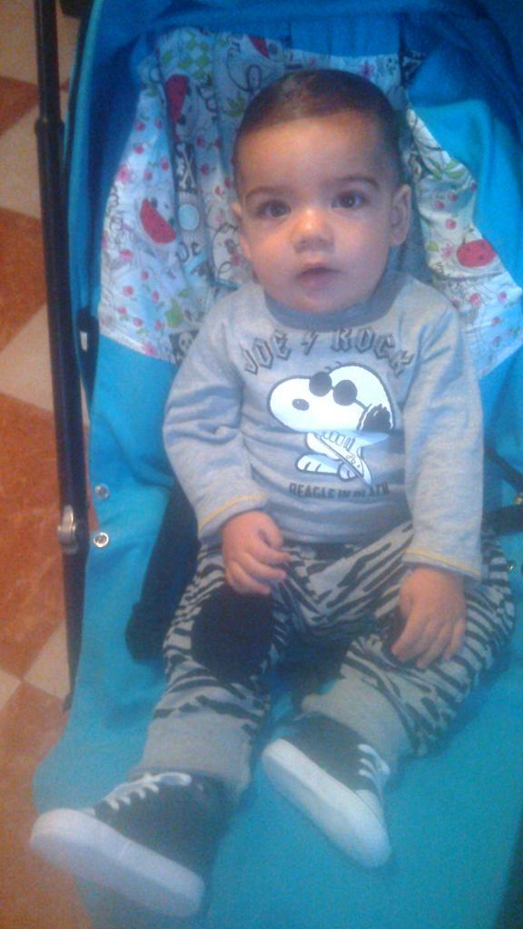 MarquezNeto's tweet photo. Mi niño se va ala guarde jijiji http://t.co/PGPu7MAckK