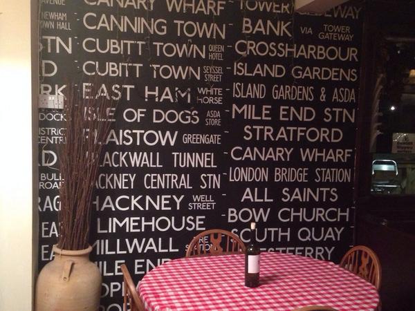 CinqueRye's tweet image. Our newly decorated wall. #Rye @ShepherdNeame