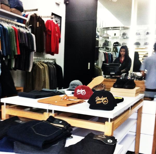 dangerangerock's tweet photo. We are at @badgerinvaders @badgerbandung store! http://t.co/vIgV5Wp34b