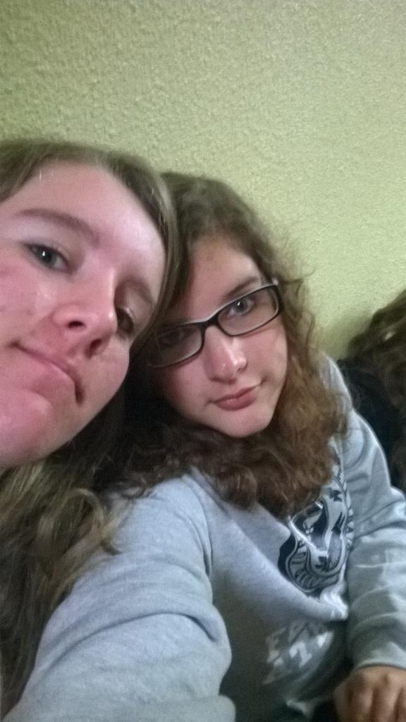 LaColloc's tweet photo. Coucou les gens en direct du lycée ^^ http://t.co/OnbxzAirbR