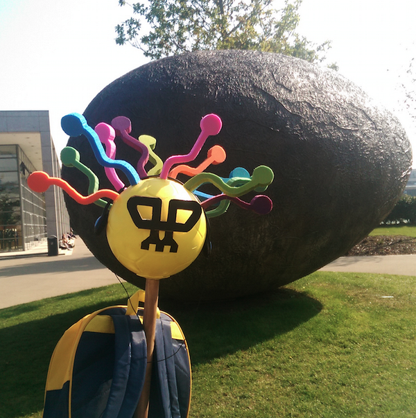 NetworkNoel's tweet photo. @UCDDUBLIN The 39a will get you out of dodge when this yoke cracks #DinoBird #CollegeNoeledge http://t.co/Ci1NiUFwYQ