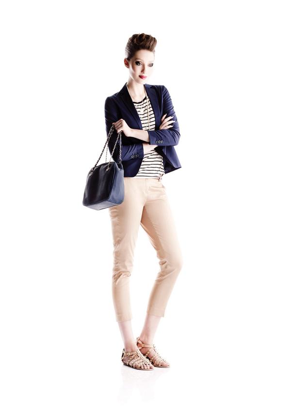 pantaloonsindia's tweet image. T-strap flat gladiators, for days when you want your feet to rest yet look chic #StyleSmart