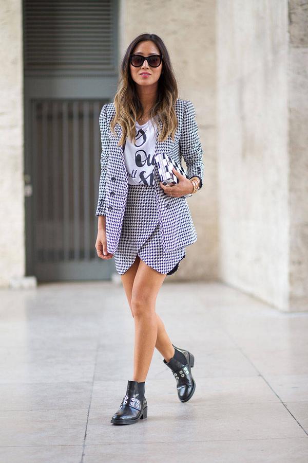 BazaarIndia's tweet photo. #GetChic Best street styles from Paris Fashion Week so far
http://t.co/pLM2p1D6oO http://t.co/BKIxcuPb37