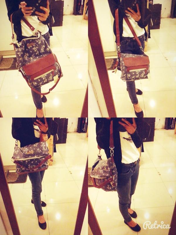 Sling Bag "DEADSEVENTIES" at COTTON BOOTH Store . Di Jl.Bumi no.44 Mayestik Kebayoran Baru Jakarta Selatan .