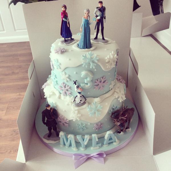 RebakersCakes's tweet photo. Frozen cake! ❄️❄️ http://t.co/T2Dd2HPlj0