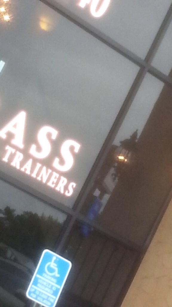 FlipPhoneJones's tweet photo. My personal training/yoga studio, exclusively for bored housewives,  hot moms, and cougars that want to tighten up. http://t.co/YKo6AFLF4X