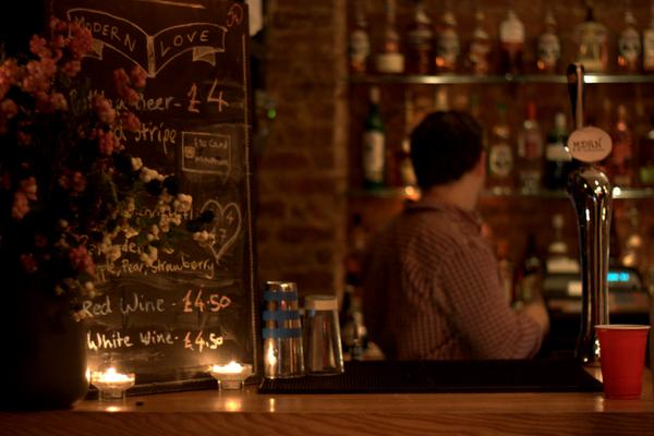 MattTheList's tweet photo. NEW BAR - @MdrnLove1 dive bar w/ @BigAppleHotDogs now open in Old Street http://t.co/bchgD6rKyo