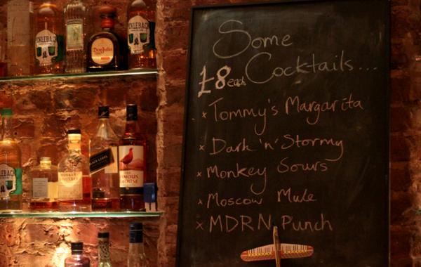 MattTheList's tweet photo. NEW BAR - @MdrnLove1 dive bar w/ @BigAppleHotDogs now open in Old Street http://t.co/bchgD6rKyo