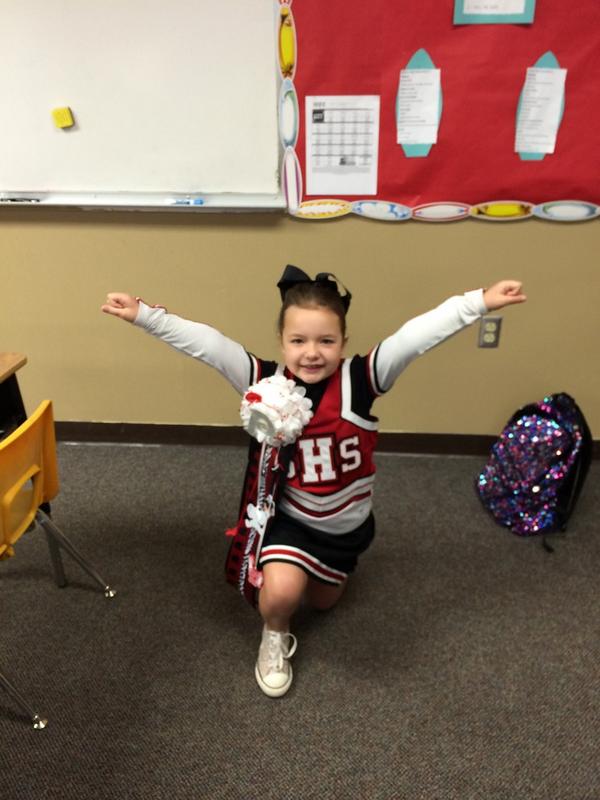kyttu05's tweet photo. Homecoming Week!! Pey on Nerd Day and ready for the big game! #iamin #gotigers http://t.co/fwe6Ex16tt