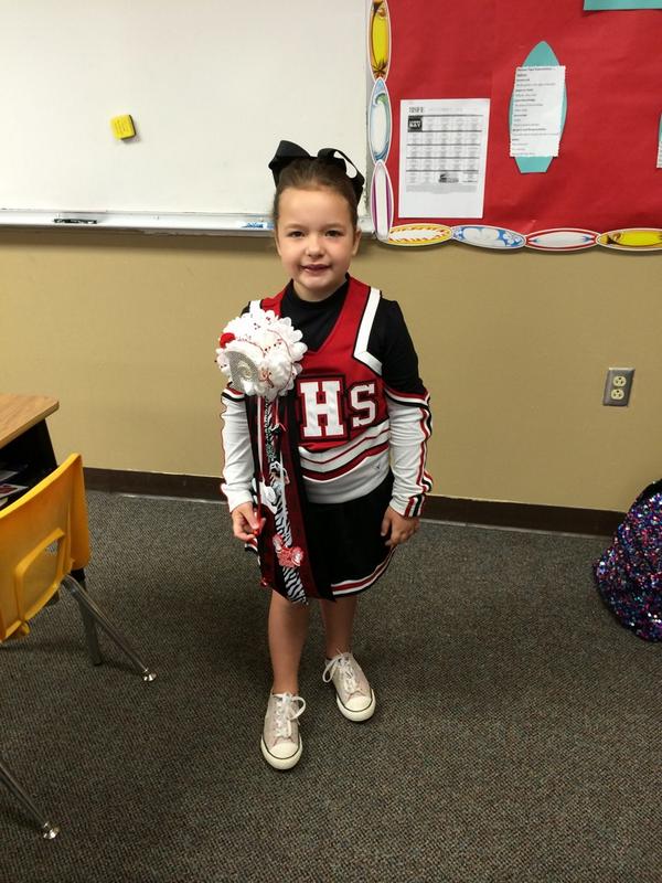 kyttu05's tweet photo. Homecoming Week!! Pey on Nerd Day and ready for the big game! #iamin #gotigers http://t.co/fwe6Ex16tt
