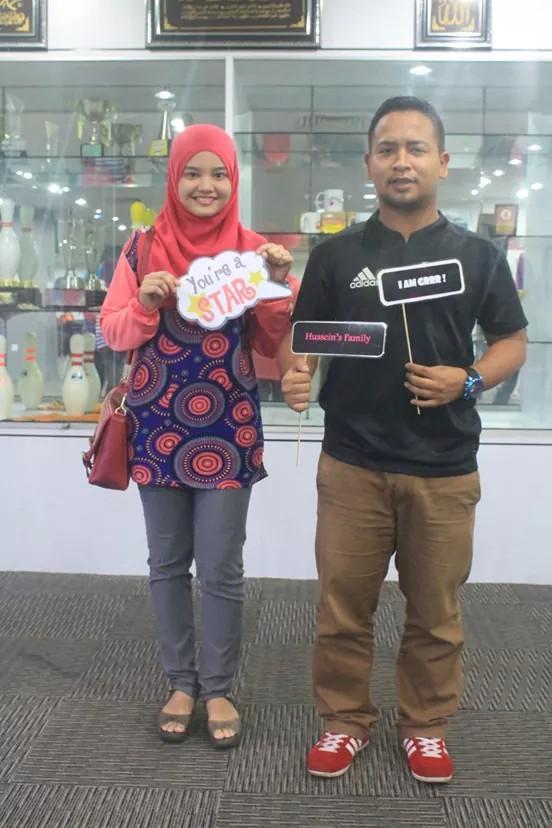 Ikhwanulshafiq's tweet photo. Photo of the day. Done bowling with @Srikandi_UTHM jyeahh. With @tieraidros @arifah_aqira haha. #FitUTHM #FitMalaysia http://t.co/E7wE1H1owB