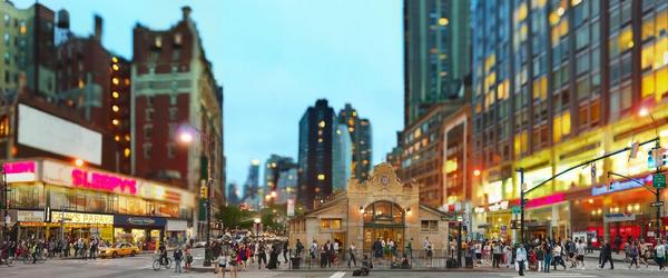 CityLab's tweet photo. Truly capturing the frenzy of New York's streets http://t.co/8XAYs5q7CF http://t.co/pDS7ne6SFm