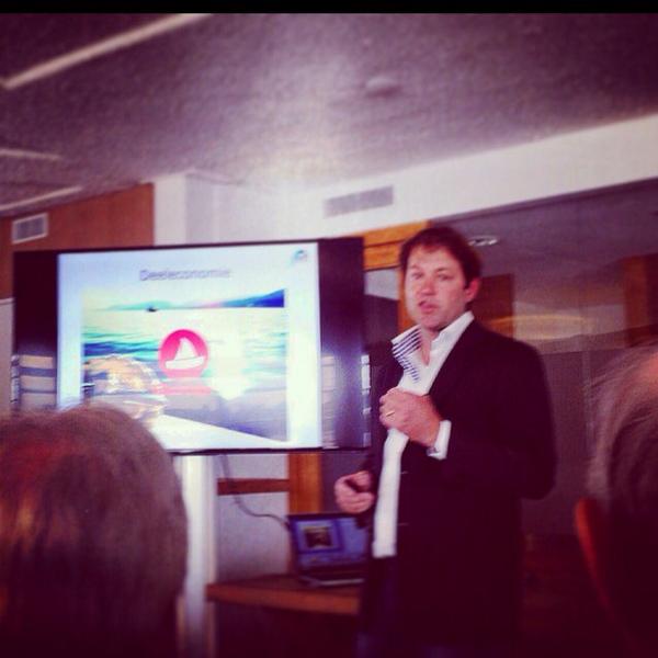 Barqoclub's tweet photo. Goede en leuke presentatie bijgewoond van  #VBO over nieuw certificaat en #deeleconomie op het water! #Hiswa http://t.co/sMjCoxLSZF