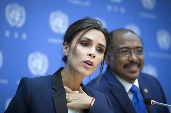 CrucianiC's tweet photo. @victoriabeckham nuova Ambasciatrice per @UNAIDS con il braccialetto Cruciani-UNAIDS http://t.co/0FiIw0X33X http://t.co/FmMuJhdCxE