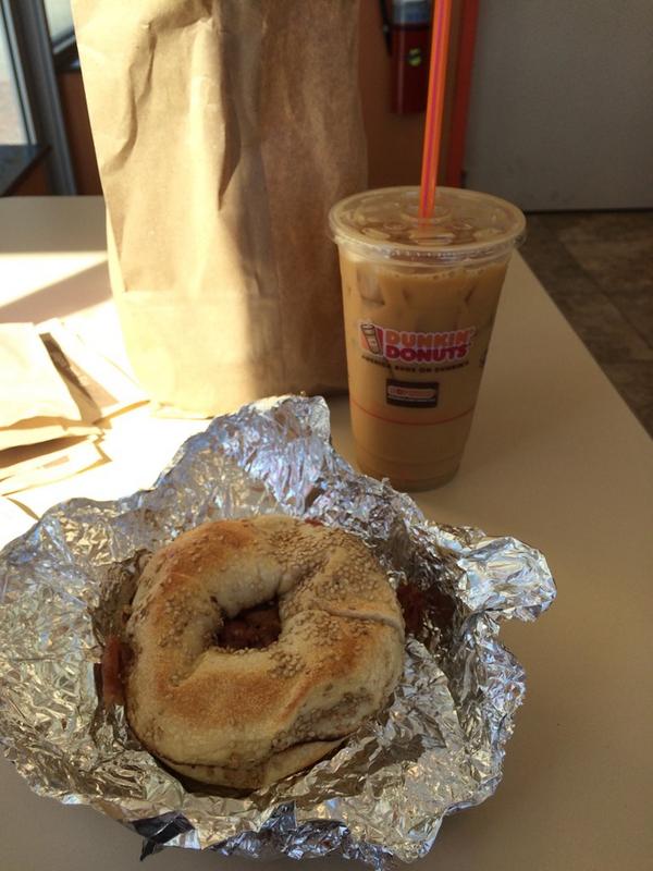 steph_tocci's tweet image. 24 hr bagels and dunkin #perfectbreakfast @Jessscrozzoxo