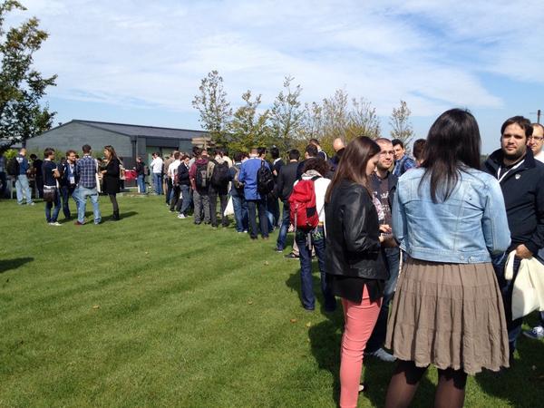 weLaika's tweet photo. Dicono che sia la coda per il pranzo, ma sospettiamo che vendano degli iPhone 6 #RubyDay2014 http://t.co/EOjMxM9ykN