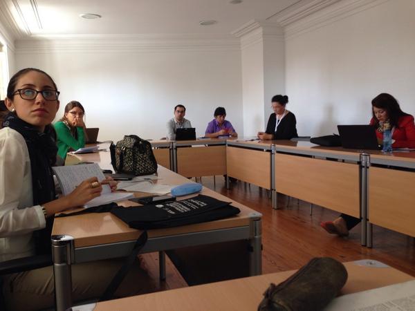 XimoAC's tweet image. Comenzó mesa1 Congreso @ALICE_compol sobre: lenguaje y red en política: semántica, términos y viralidad #ALICE2014