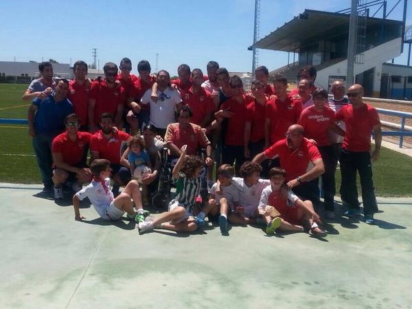 GONLARGO's tweet photo. Se va un incondicional gran aficionado del @marchenabp Dios se lleva siempre alos mas bueno DEP  Javi http://t.co/HFleEIgevX