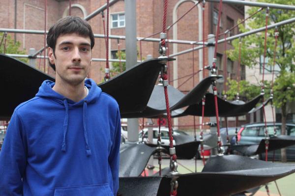 tolosaldeataria's tweet photo. Joseba Ilunbek gorren aretofutboleko Europako txapelketa irabazi zuen:'Oztopoaren zeinurik ez' http://t.co/ELRsLGqim7 http://t.co/h3GGZnQvim