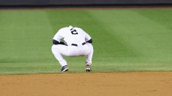 Yankees's tweet photo. #re2pect and #FarewellCaptain were used more than 400,000 times each on @twitter in the past 24 hours. http://t.co/yMWDIGOE5C