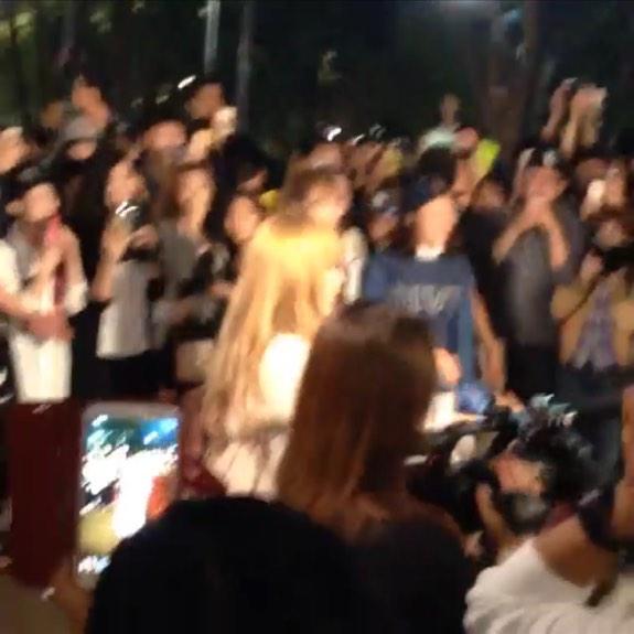 [PIC][26-09-2014]TaeTiSeo ghi hình cho chương trình “Guerilla Date” vào tối nay BydZNCqCAAIPrqF