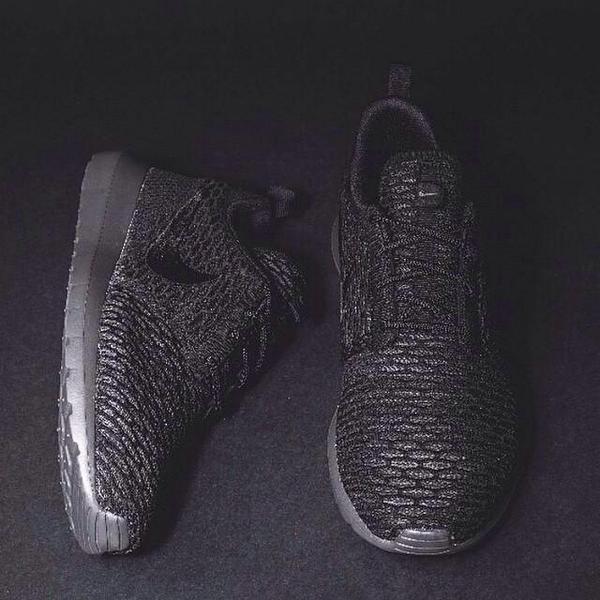 MenswearDeals's tweet image. The Nike Roshe Run "Midnight Fog" are now available here: bit.ly/1okxUcC