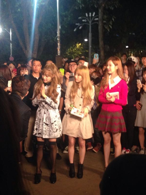 [PIC][26-09-2014]TaeTiSeo ghi hình cho chương trình “Guerilla Date” vào tối nay Bydb3DyCQAENpYe