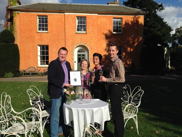 Langarhallhotel tweet picture
